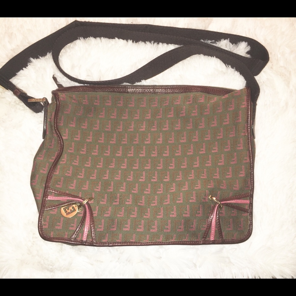‼️Final Sale‼️Fendi Zucchino Messenger Bag ❤️